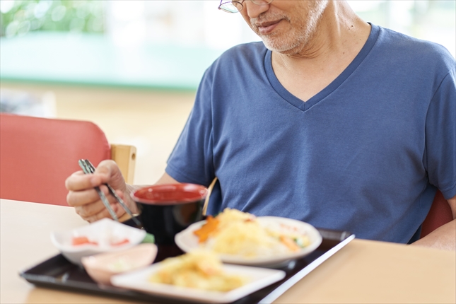 食欲不振　食べにくい　高齢者　片麻痺の食事